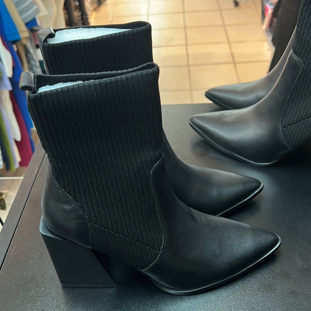 Steve Madden Tacke sock booties new no box
